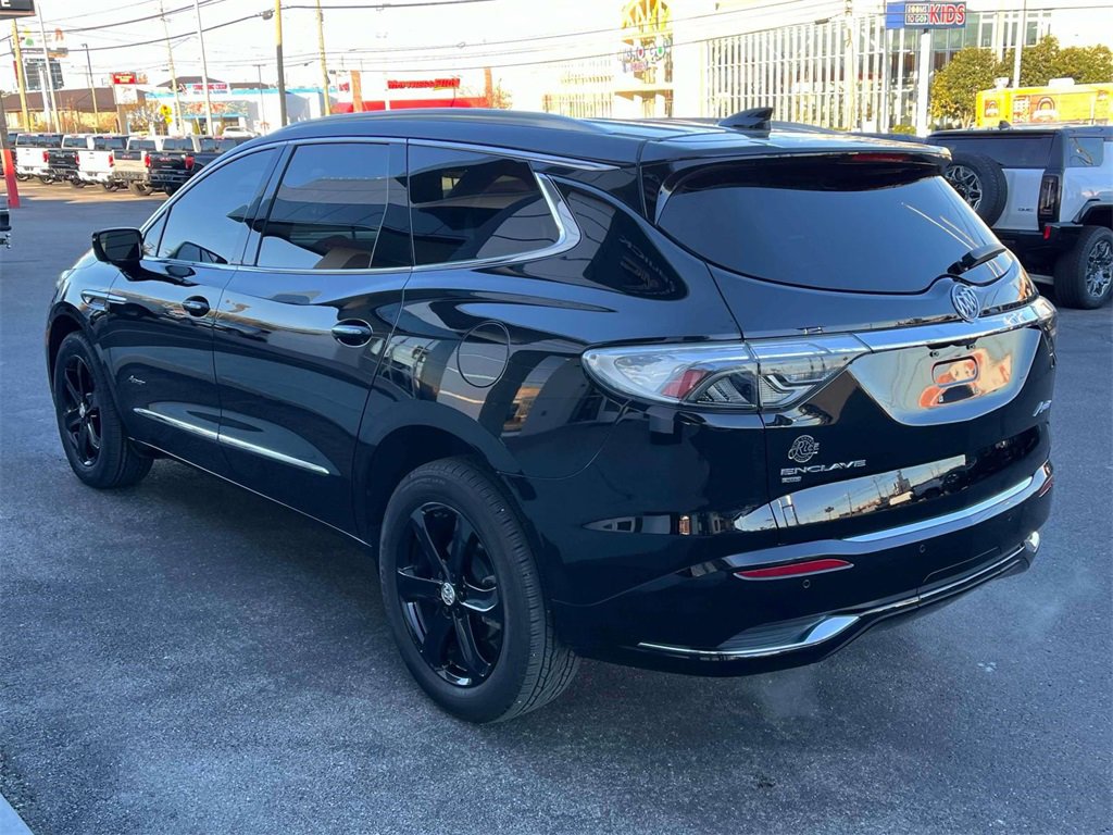 Used 2023 Buick Enclave Avenir w/ Avenir Technology Package image 5