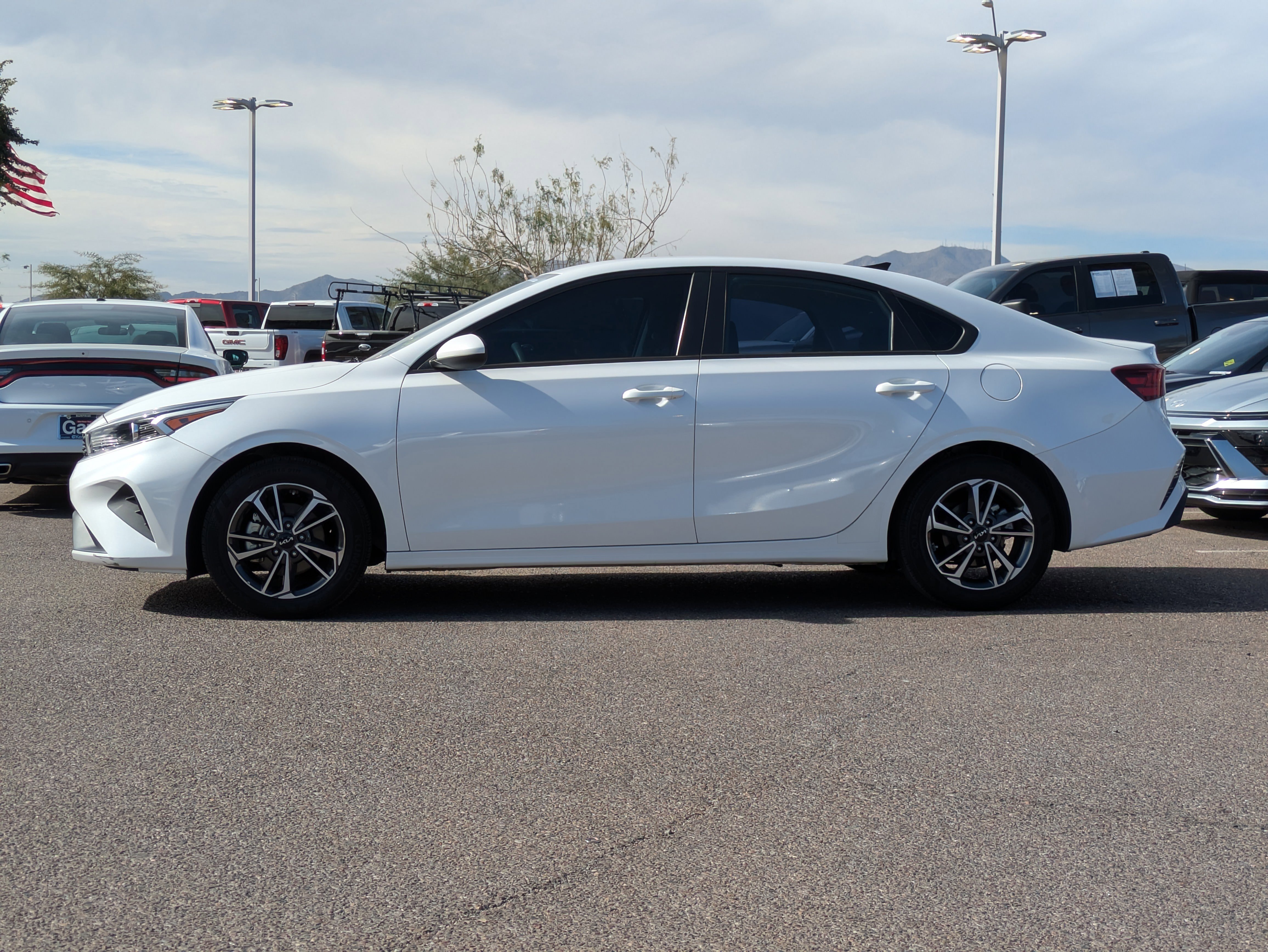 Used 2023 Kia Forte LXS image 6