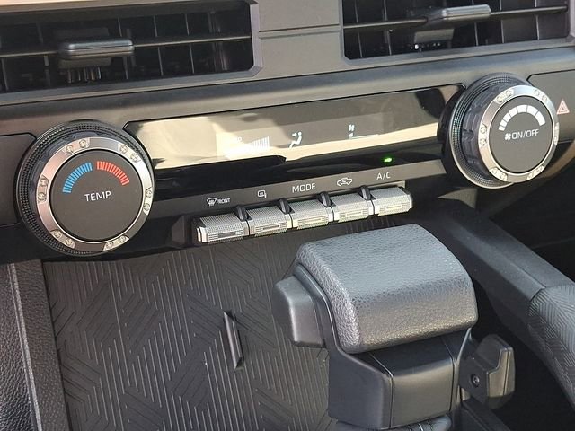 Used 2025 Toyota Tacoma SR5 AWD/4WD image 15