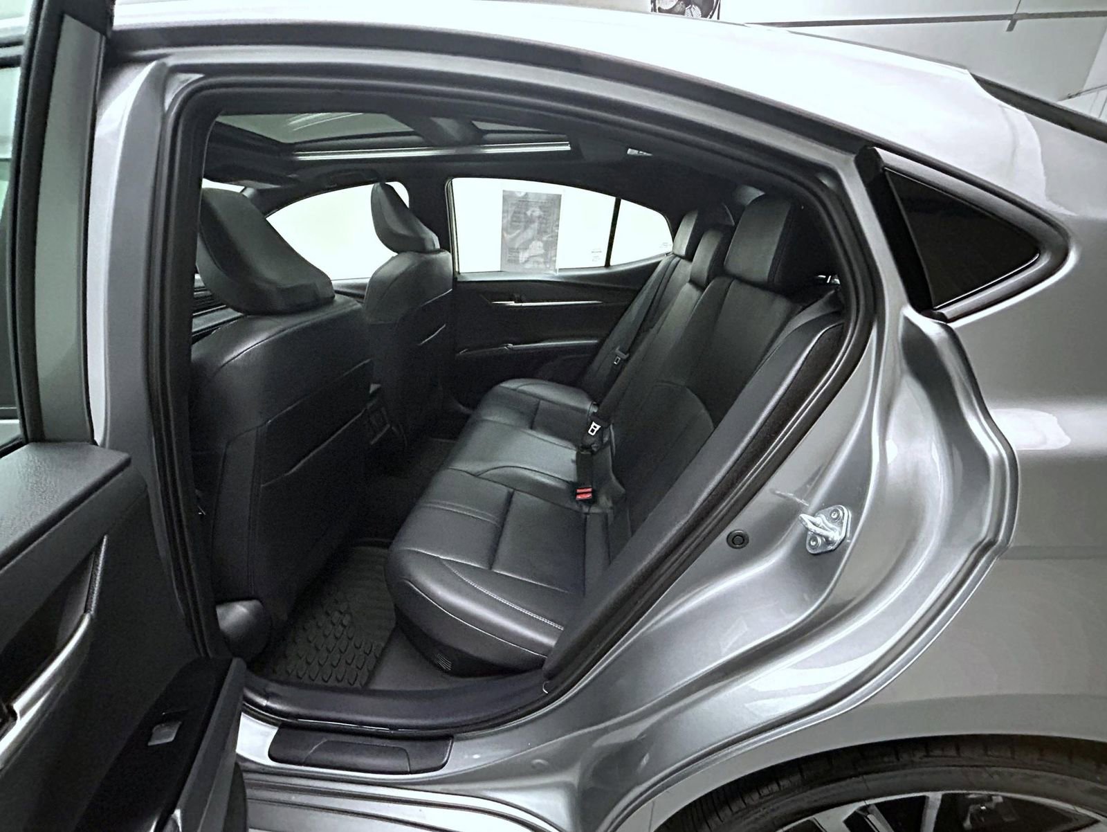 Used 2025 Toyota Camry XSE FWD image 19