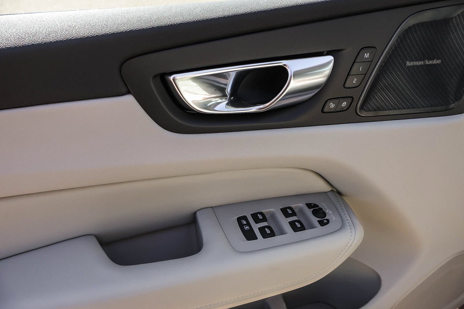 New 2026 Volvo XC60 B5 Ultra w/ Climate Package AWD/4WD image 30