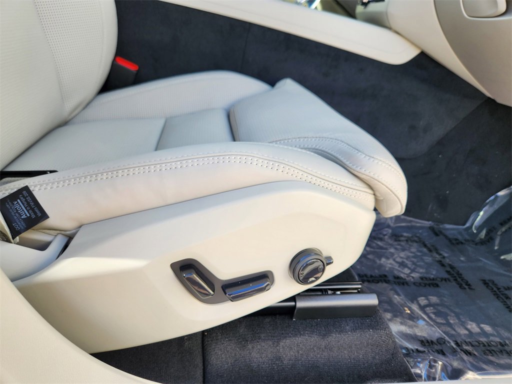 New 2026 Volvo XC60 B5 Ultra w/ Protection Package Premier image 19