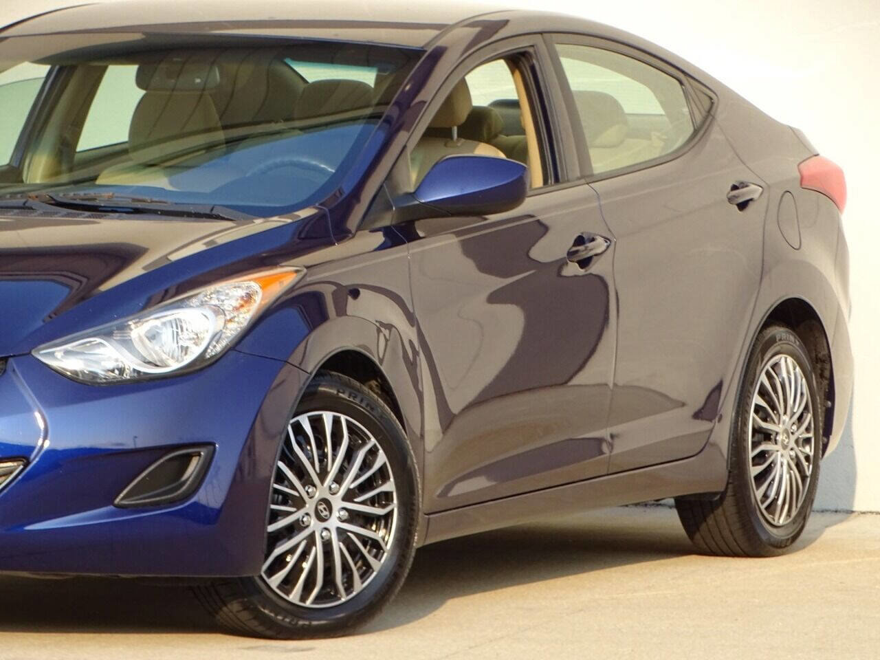 Used 2013 Hyundai Elantra GLS FWD image 7