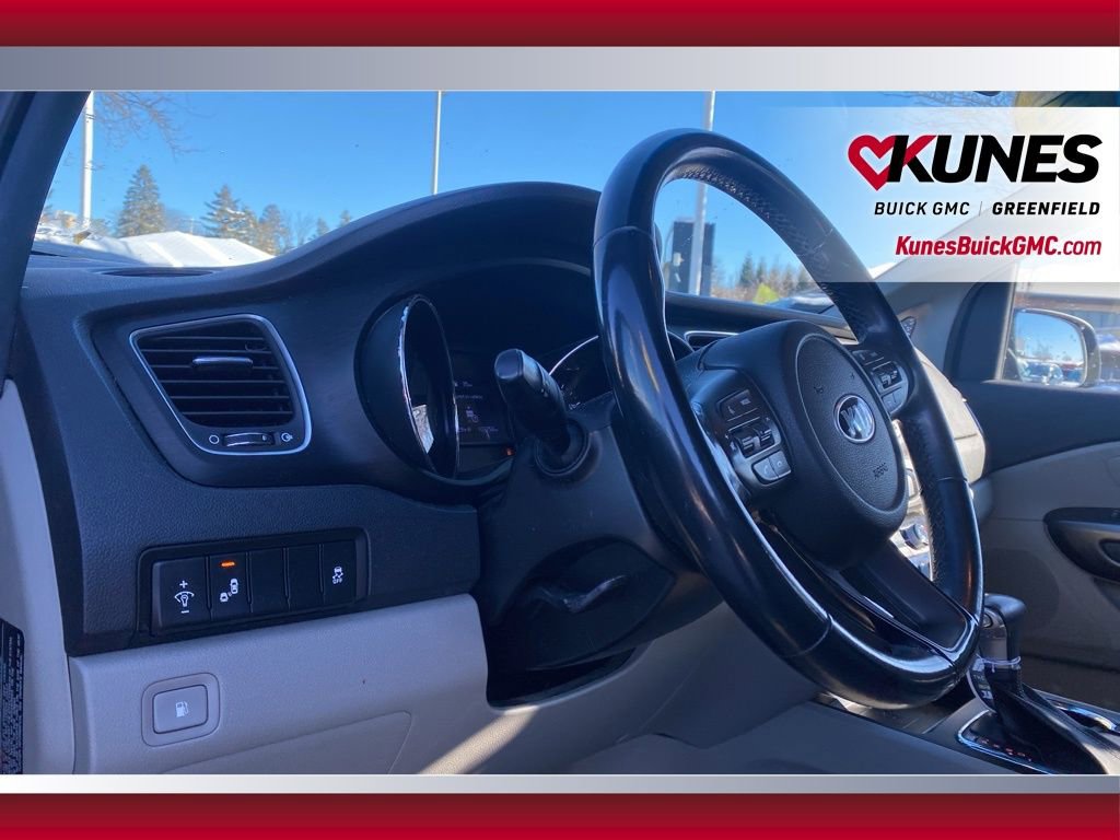 Used 2020 Kia Sedona EX image 18