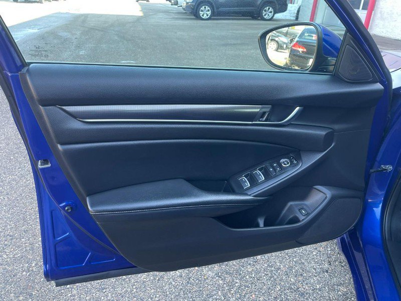 Used 2018 Honda Accord Sport image 14
