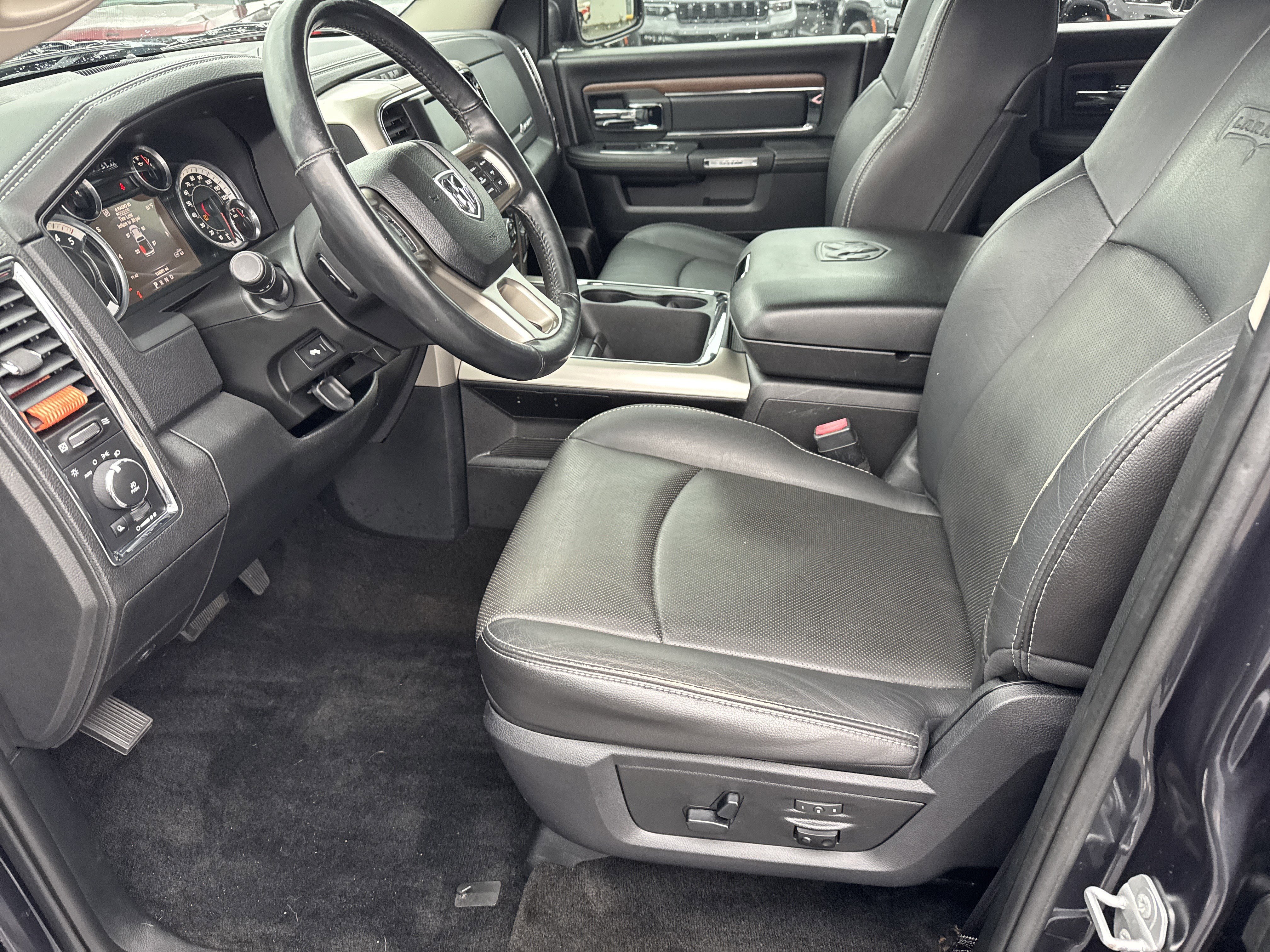 Used 2016 RAM 1500 Laramie w/ Convenience Group image 11