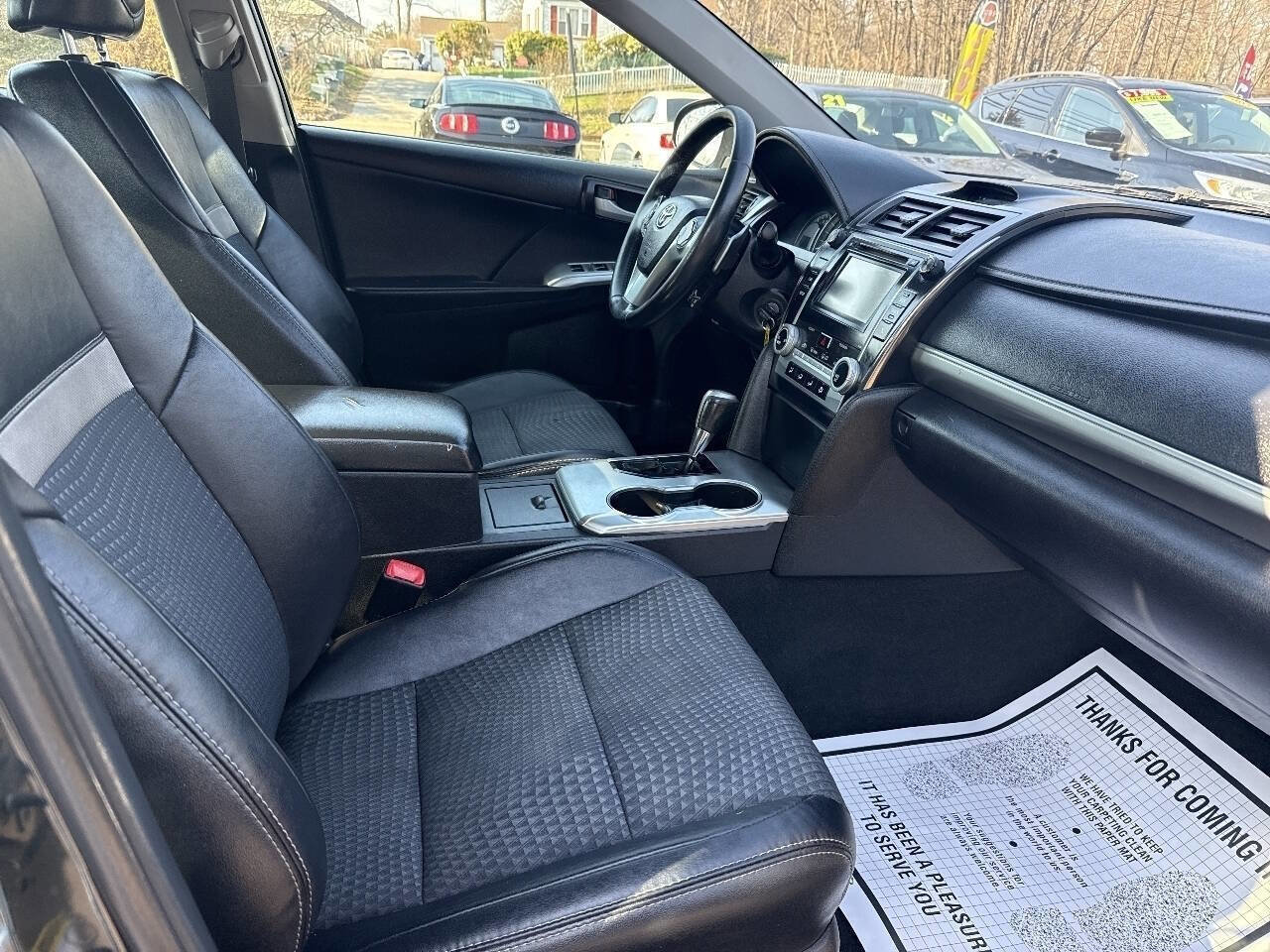 Used 2014 Toyota Camry SE FWD image 16
