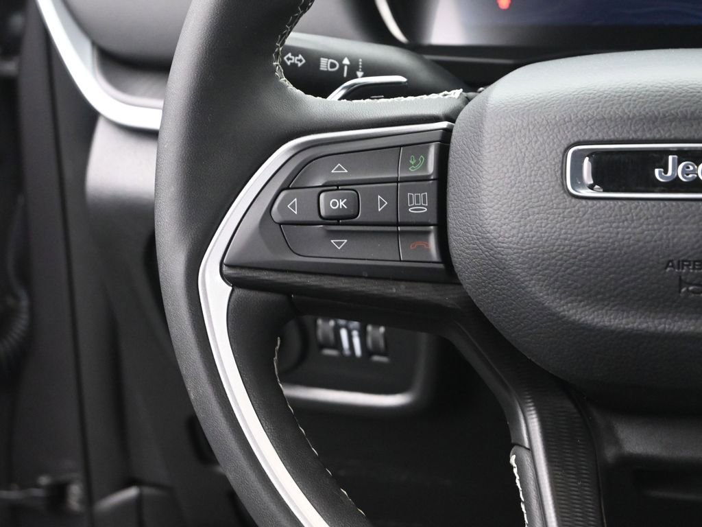 Used 2024 Jeep Grand Cherokee Altitude image 30