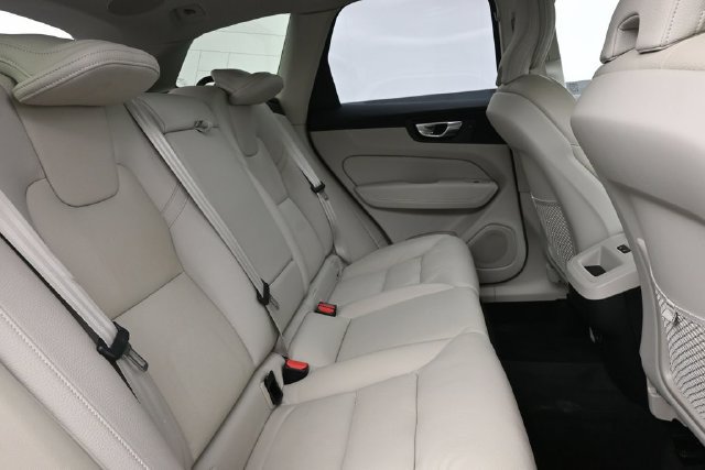 Used 2023 Volvo XC60 B5 Plus w/ Climate Package AWD/4WD image 32