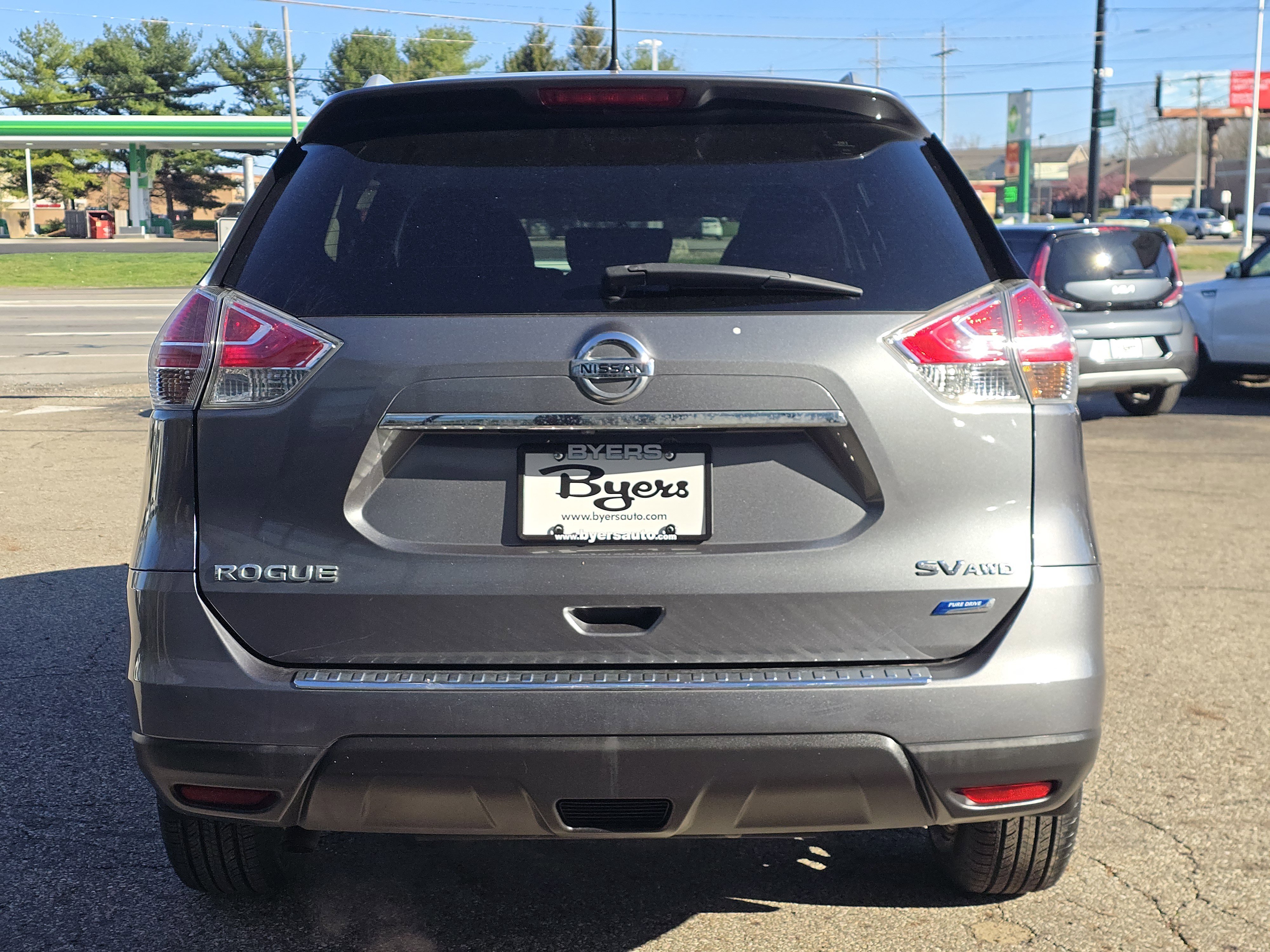 Used 2014 Nissan Rogue SV w/ SV Family Package image 6