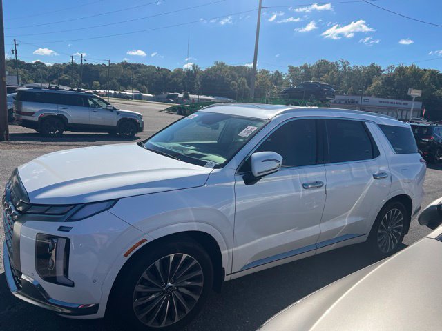Used 2024 Hyundai Palisade Calligraphy AWD/4WD image 2