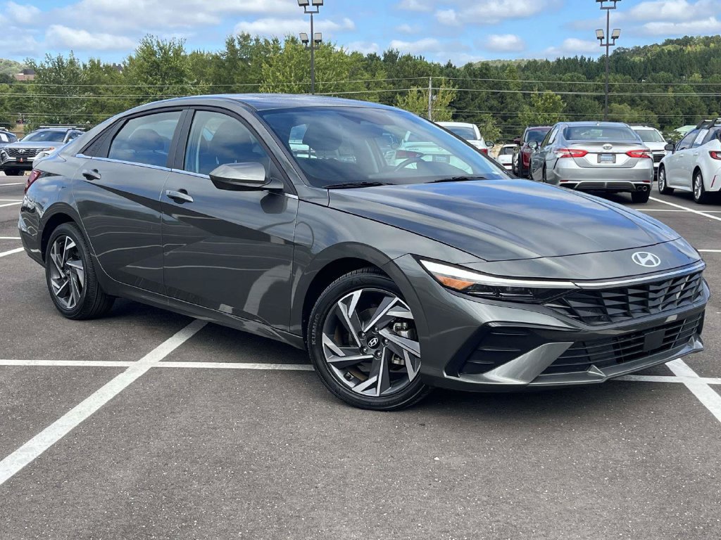 Certified 2025 Hyundai Elantra SEL FWD image 31