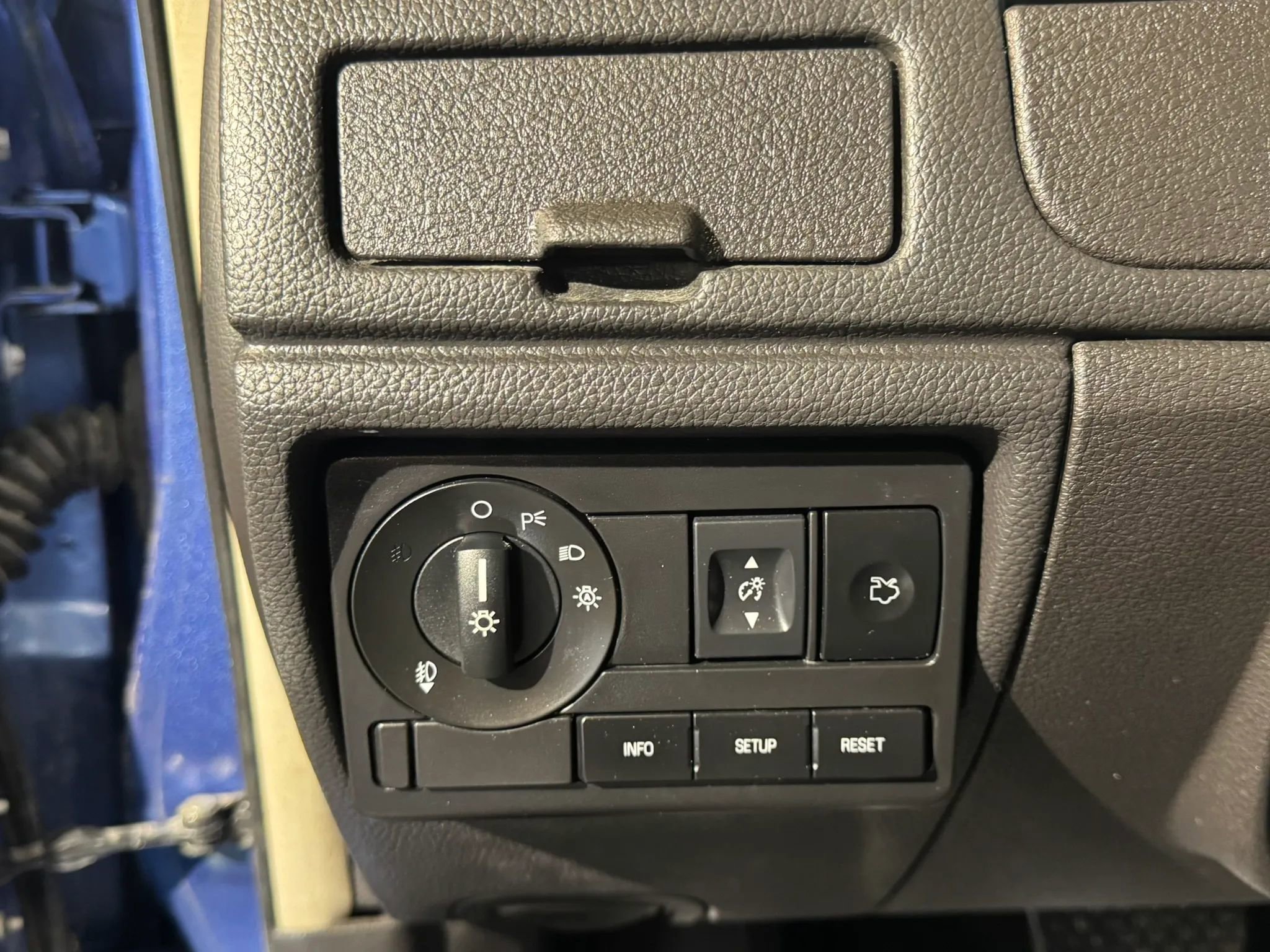 Used 2010 Ford Fusion SEL FWD image 10
