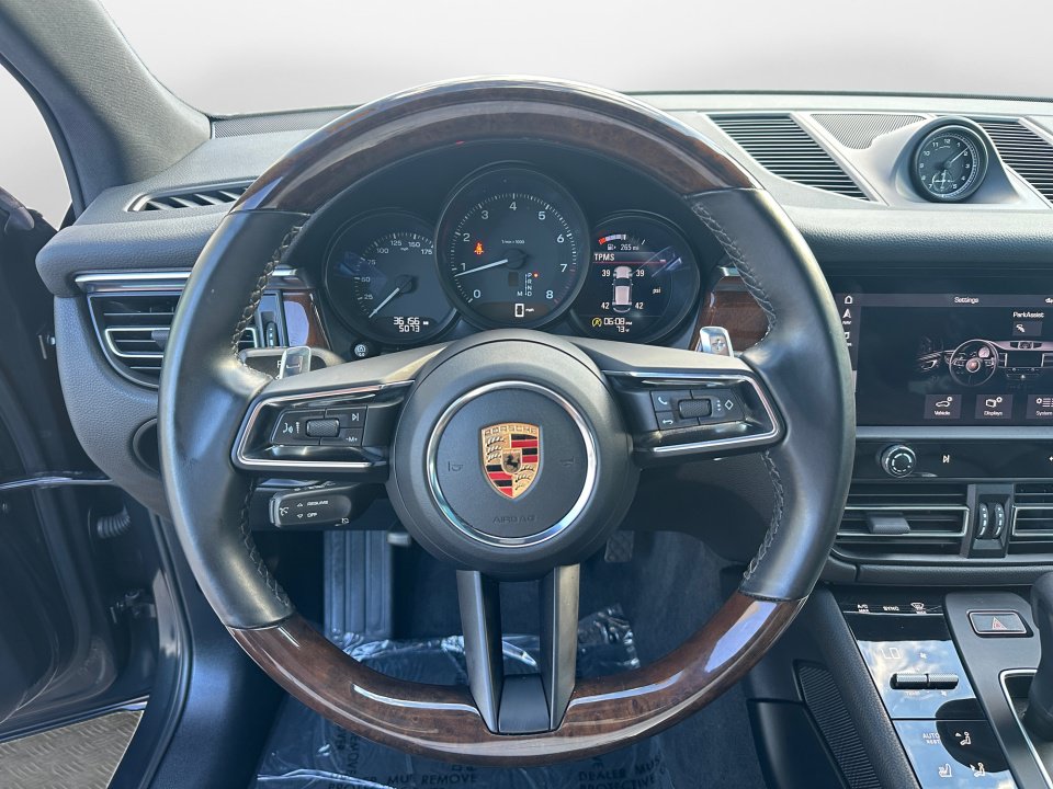 Used 2022 Porsche Macan AWD/4WD image 10