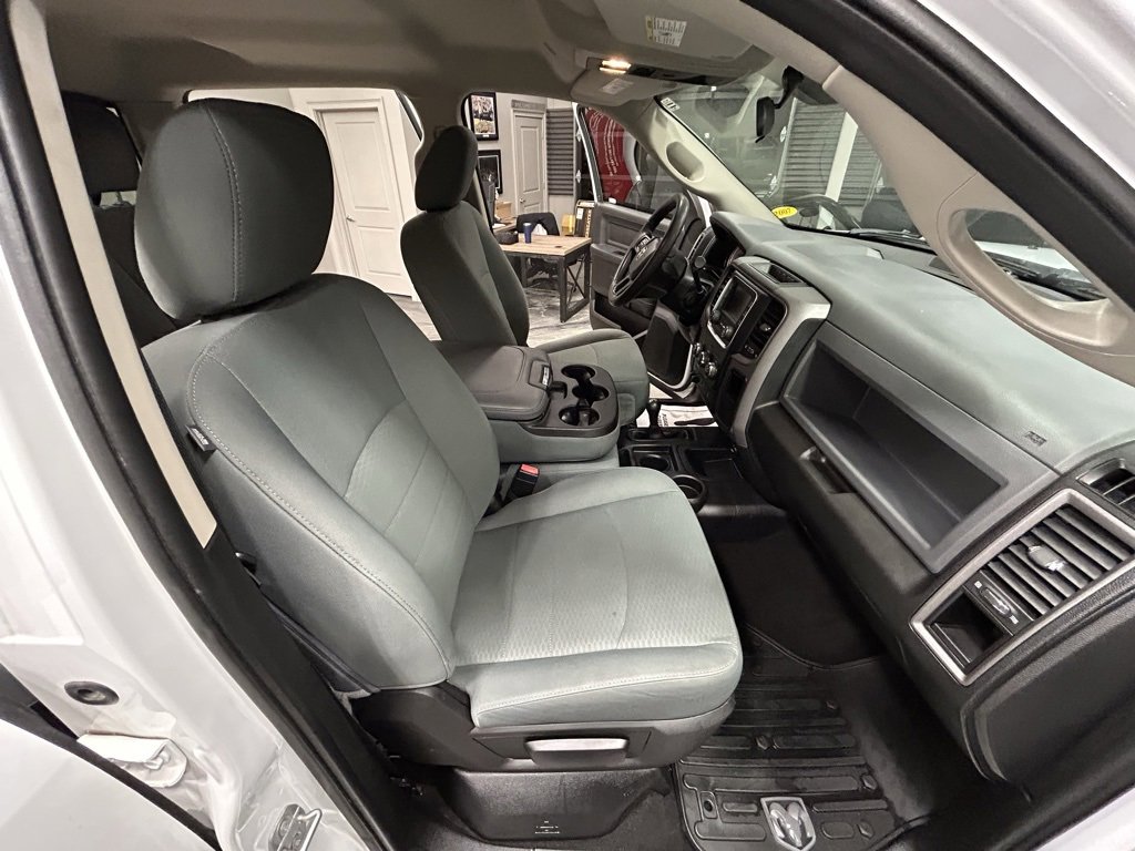Used 2018 RAM 2500 Tradesman w/ Chrome Appearance Group image 33