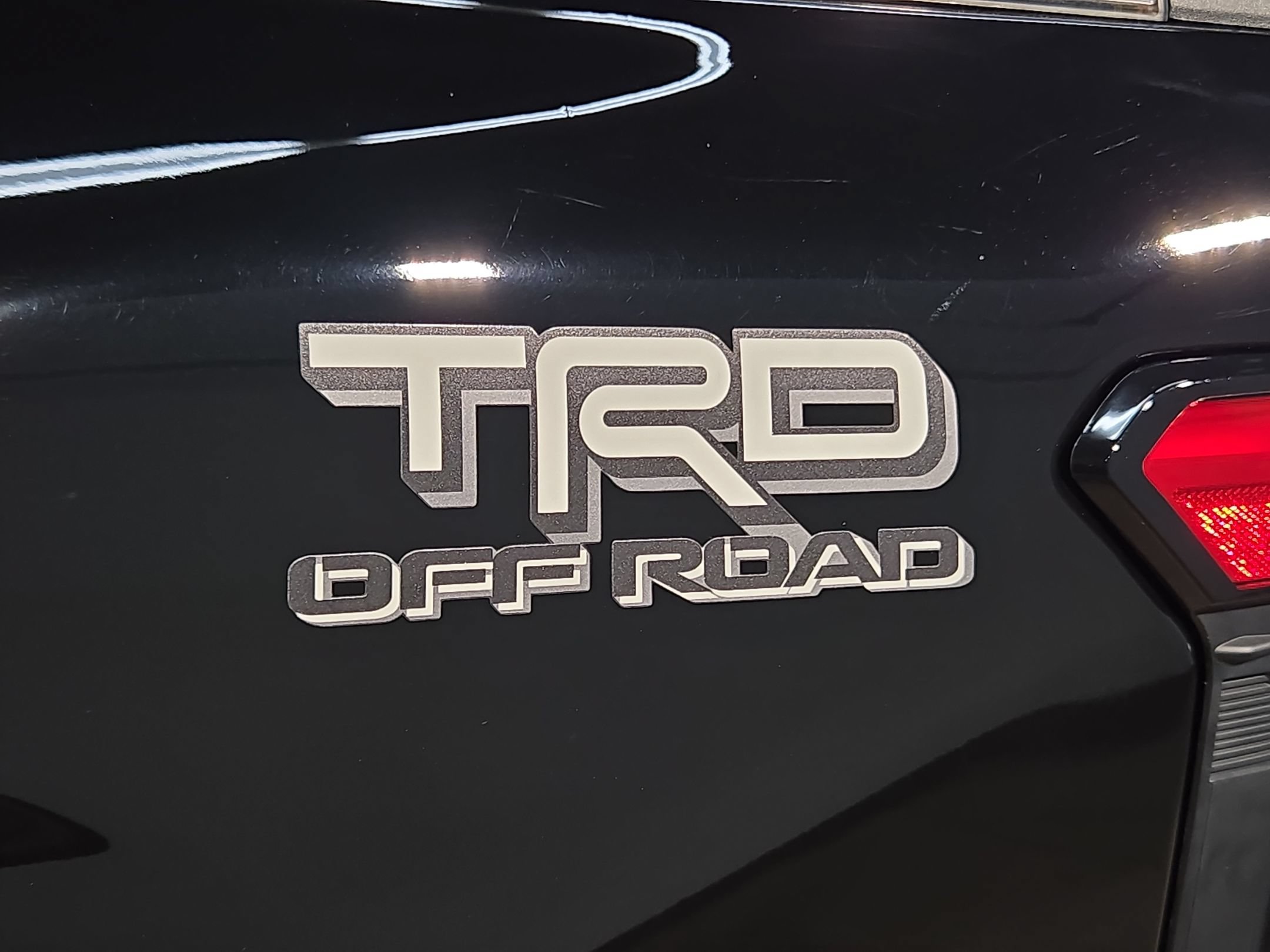 Used 2025 Toyota Tacoma TRD Off-Road w/ TRD Off Road Upgrade Package AWD/4WD image 36