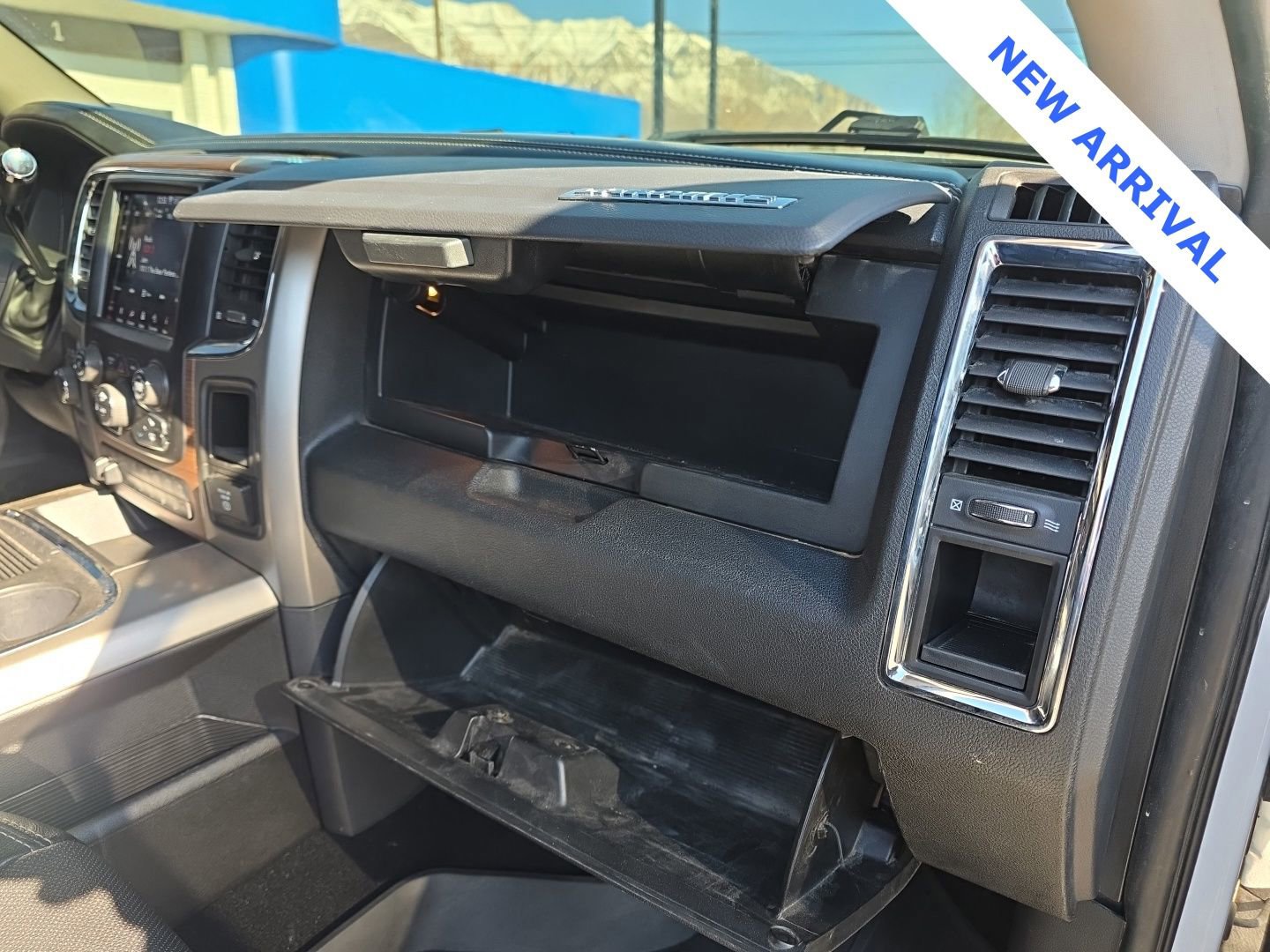 Used 2018 RAM 3500 Laramie w/ Convenience Group image 44