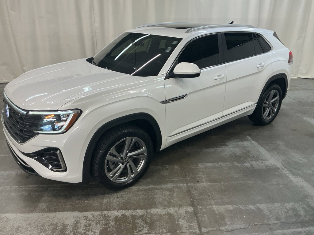 Used 2024 Volkswagen Atlas Cross Sport SEL R-Line AWD/4WD image 4