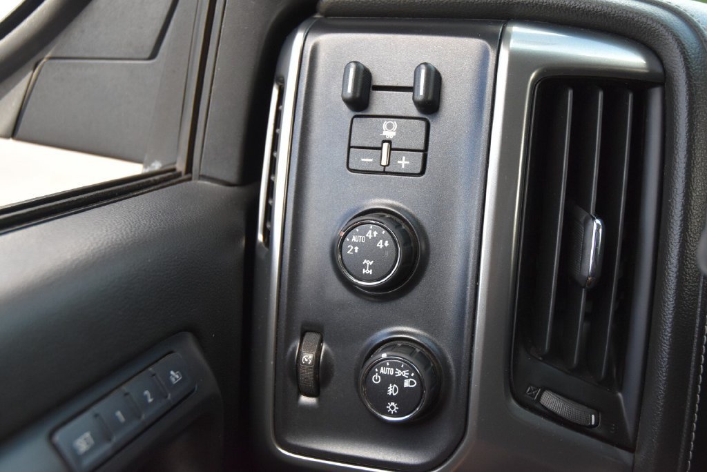 Used 2016 Chevrolet Silverado 1500 LTZ Z71 AWD/4WD image 27