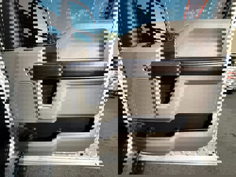 Used 2015 Ford F150 XLT image 38