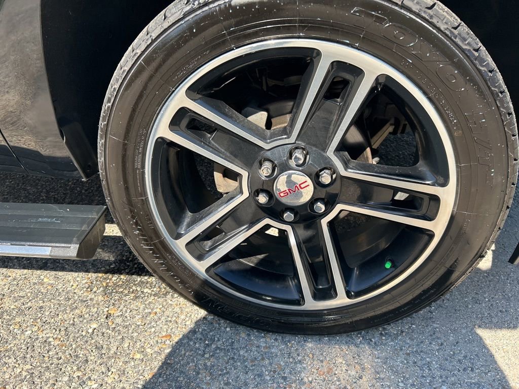 Used 2016 GMC Yukon Denali w/ Open Road Package AWD/4WD image 26