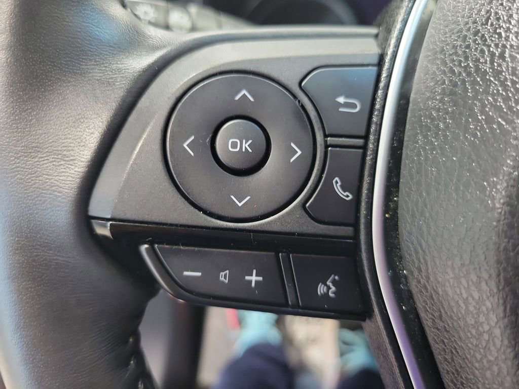 Used 2023 Toyota Venza XLE AWD/4WD image 33