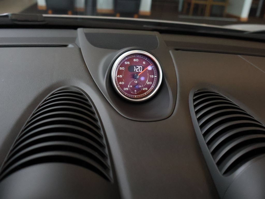 Used 2022 Porsche 718 Boxster RWD image 16