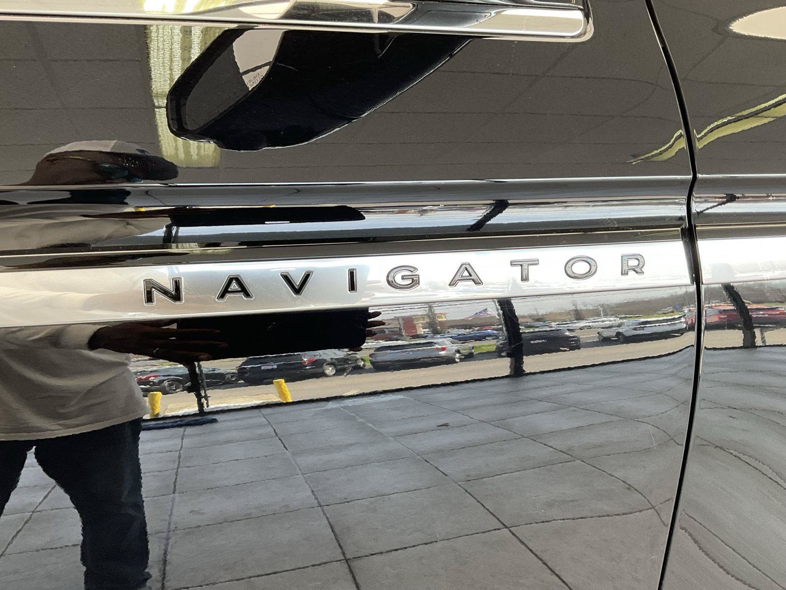 New 2026 Lincoln Navigator Reserve AWD/4WD image 26