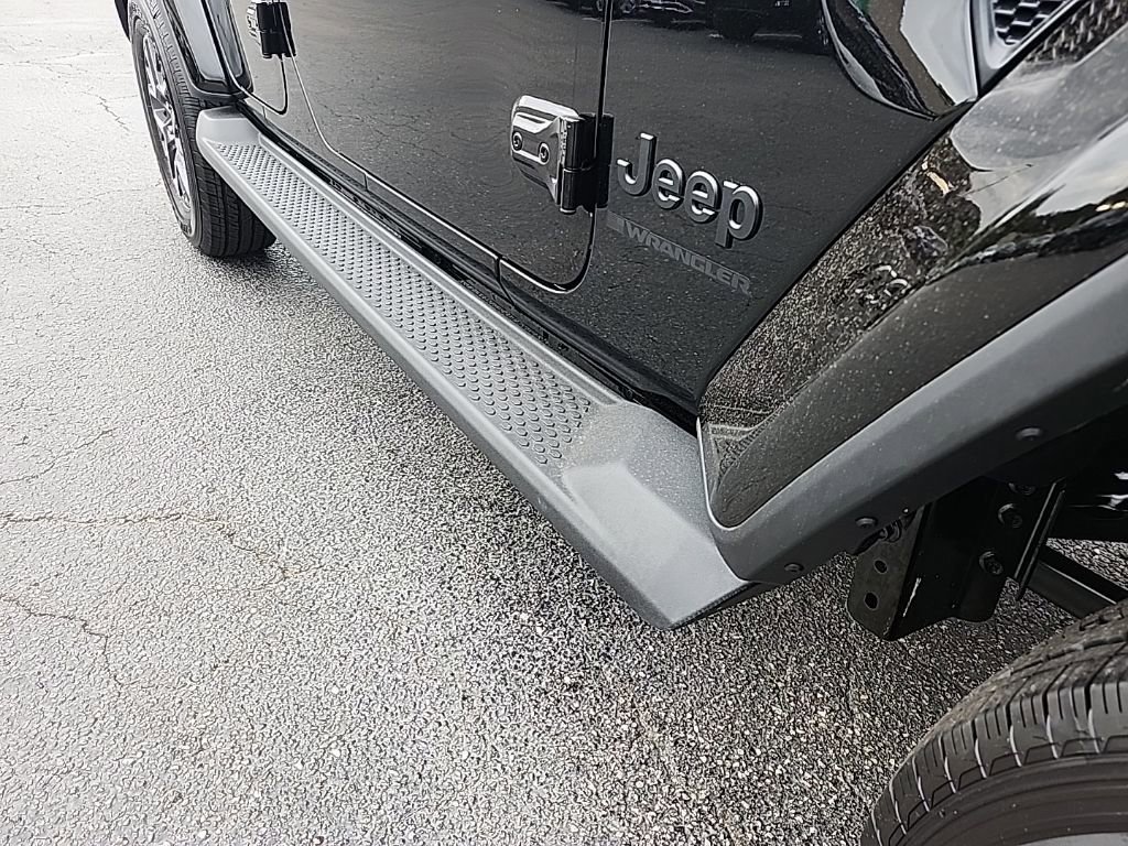 New 2025 Jeep Wrangler Sahara image 13