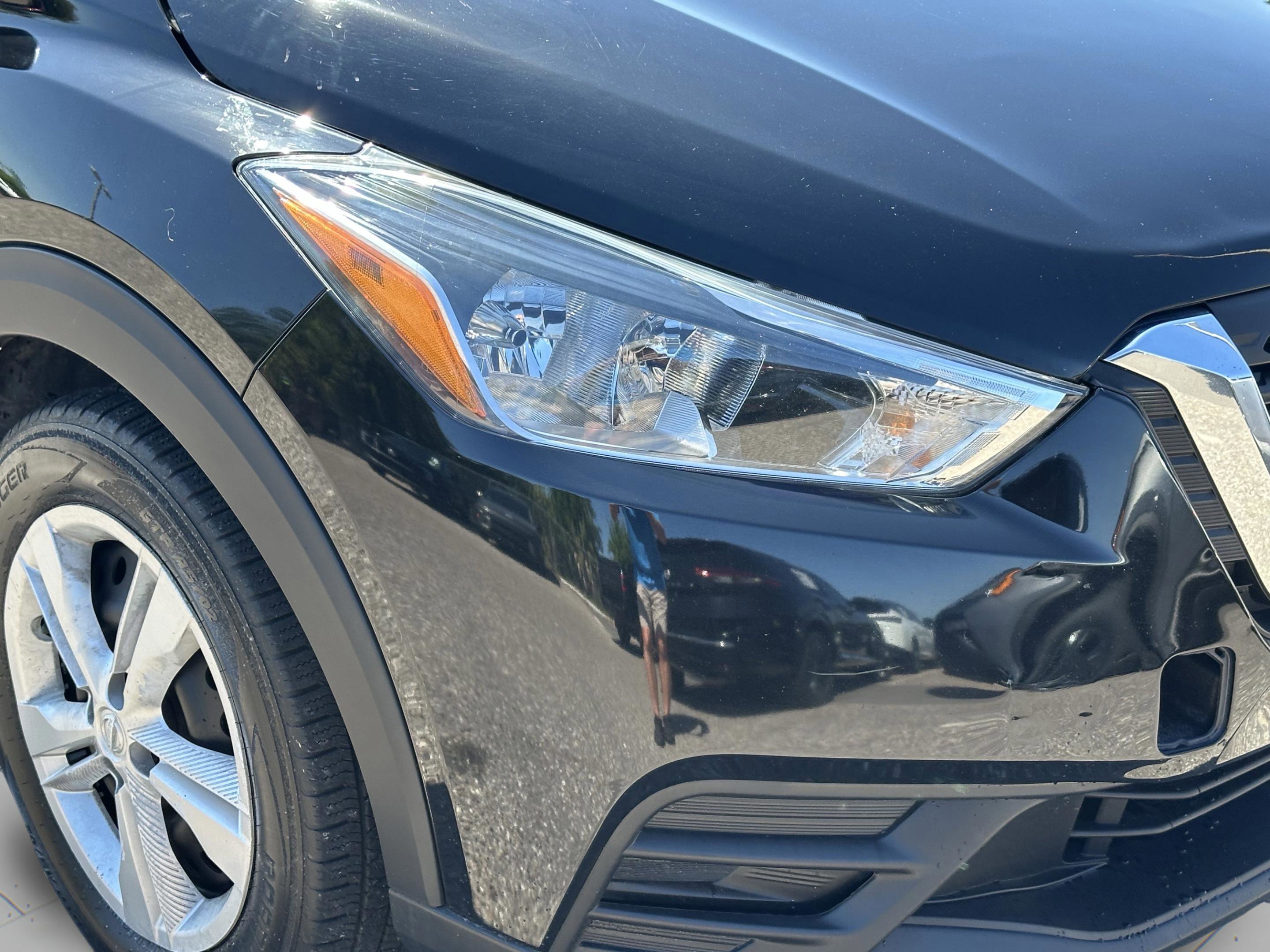 Used 2018 Nissan Kicks S FWD image 39