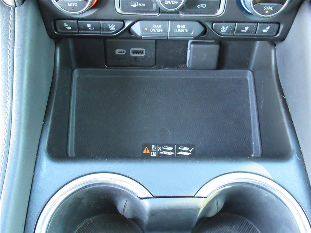 Used 2021 Chevrolet Tahoe Premier w/ Premium Package image 23