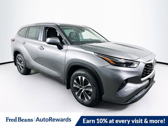 New 2026 Toyota Highlander XLE image 2