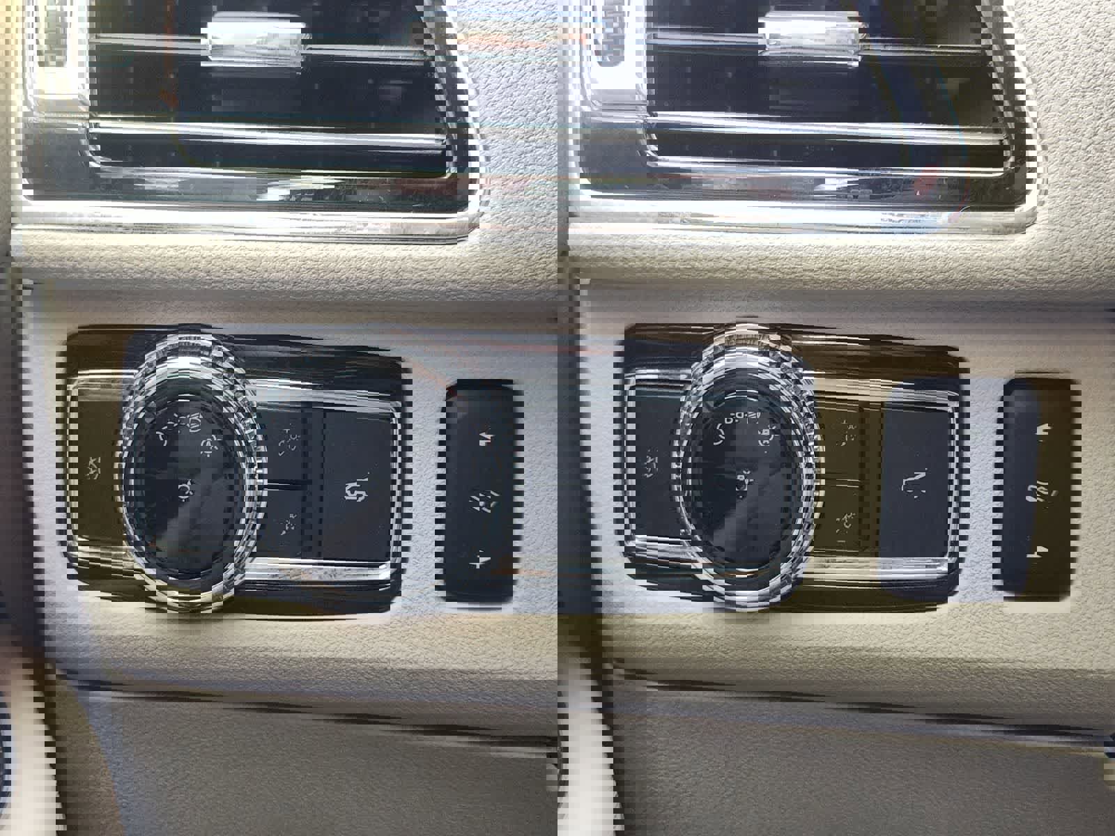 Used 2020 Lincoln Navigator Reserve w/ Equipment Group 208A Reserve image 22