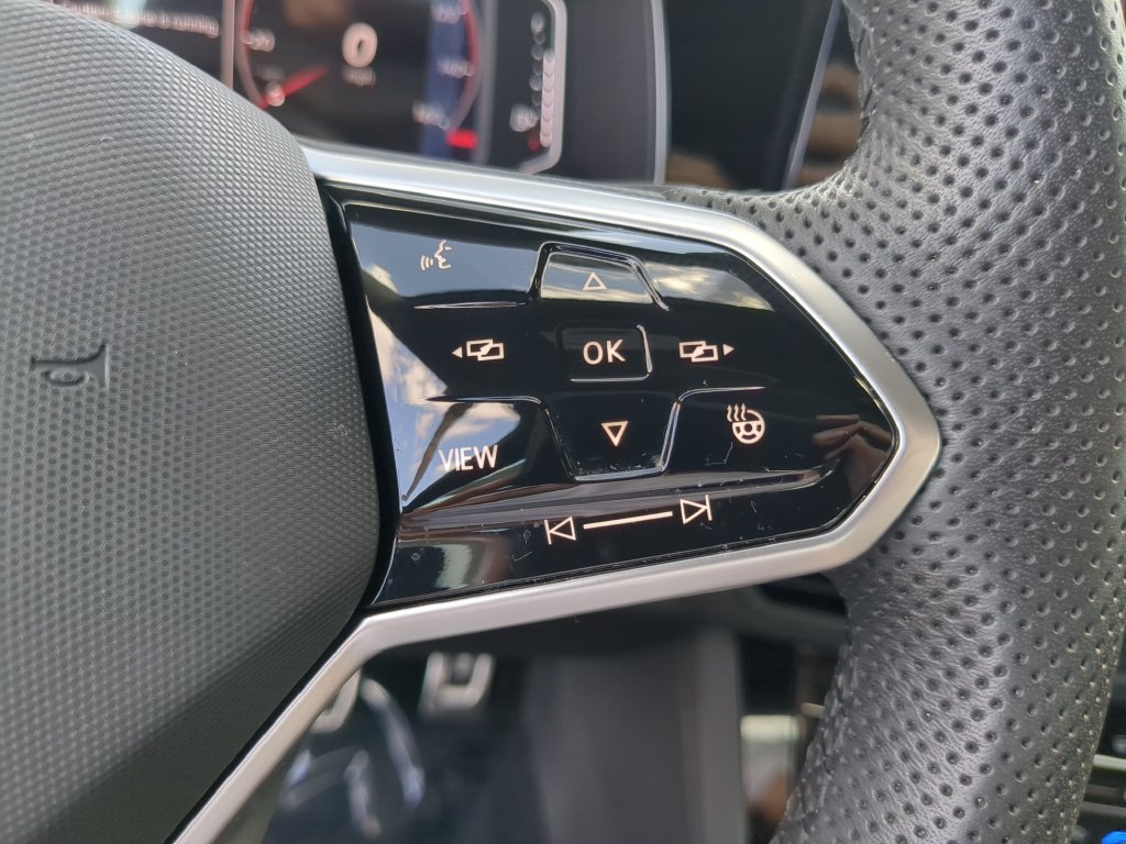 Certified 2025 Volkswagen Jetta GLI Autobahn FWD image 28