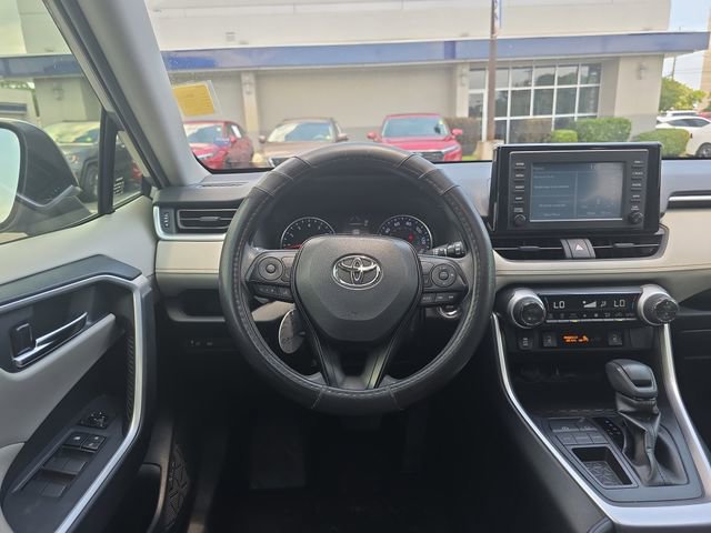 Used 2019 Toyota RAV4 XLE FWD image 16