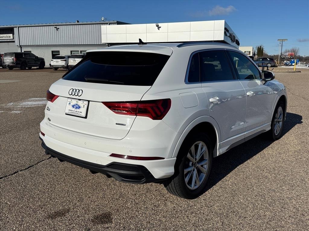 Used 2023 Audi Q3 2.0T Premium image 3