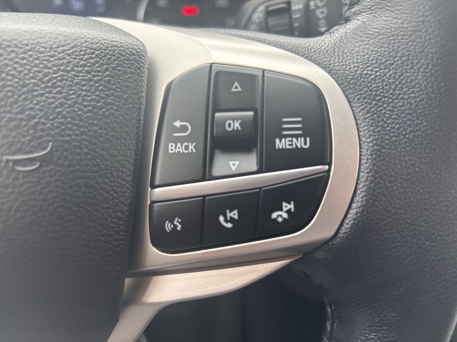 Used 2022 Ford Explorer XLT w/ Equipment Group 202A image 14