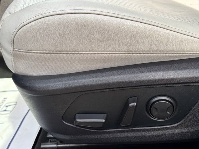 Used 2021 Hyundai Elantra Limited w/ Cargo Package FWD image 15