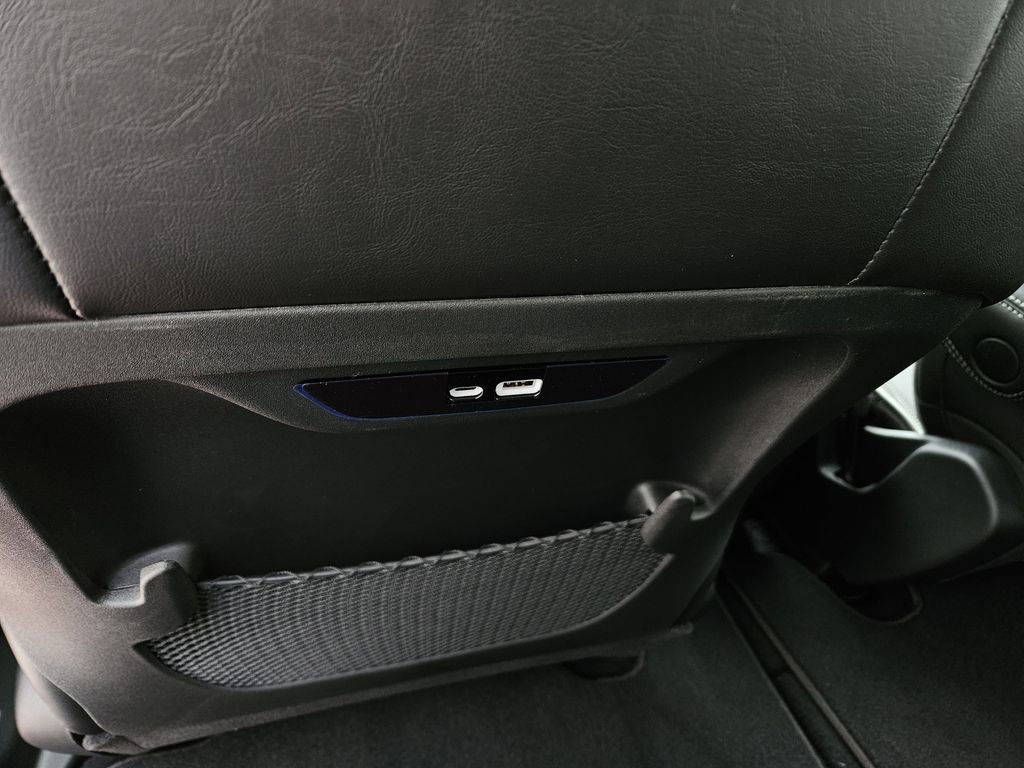 New 2026 Chrysler Pacifica Limited FWD image 13
