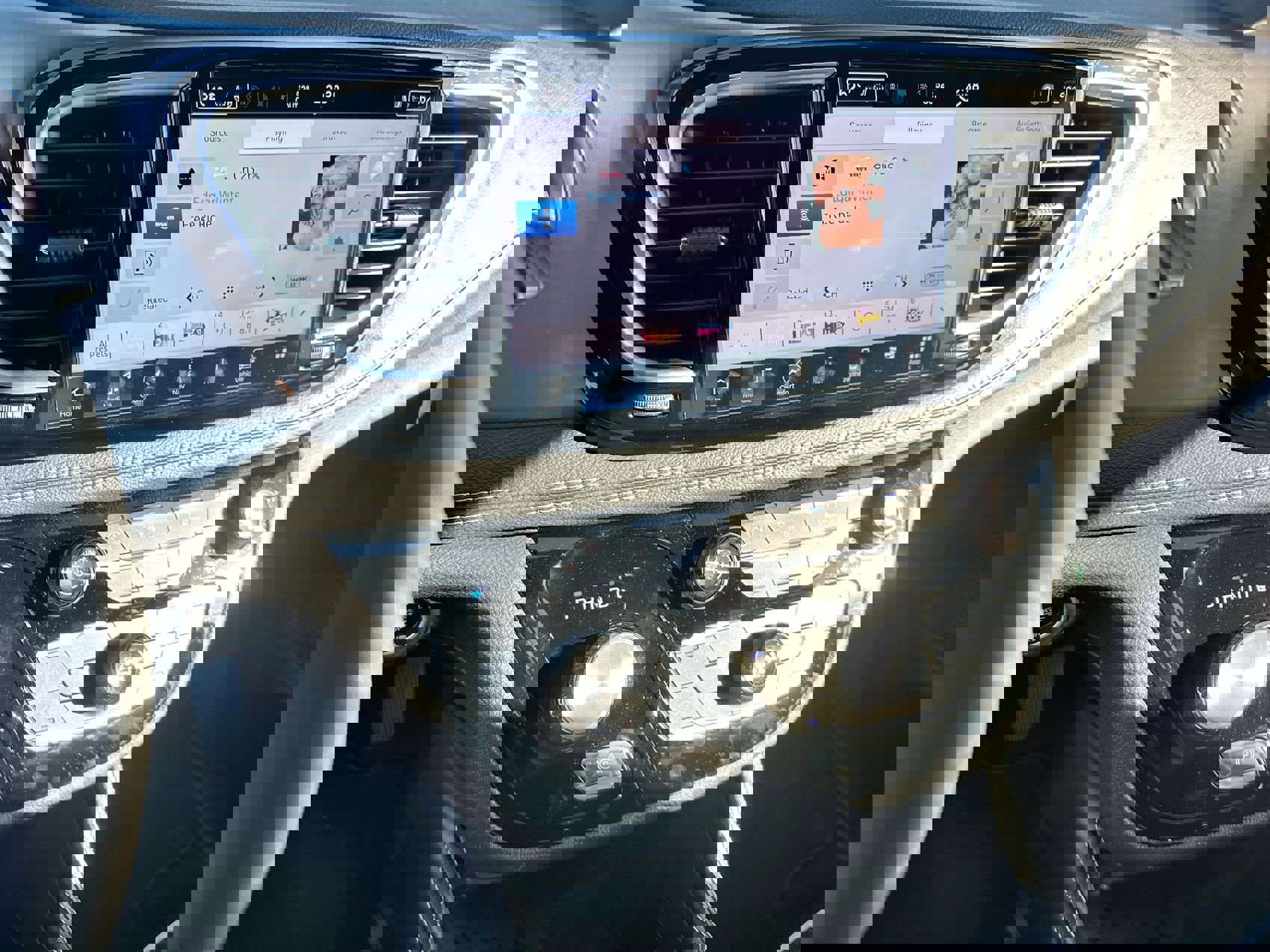 New 2026 Chrysler Pacifica Limited w/ S Appearance Package image 16