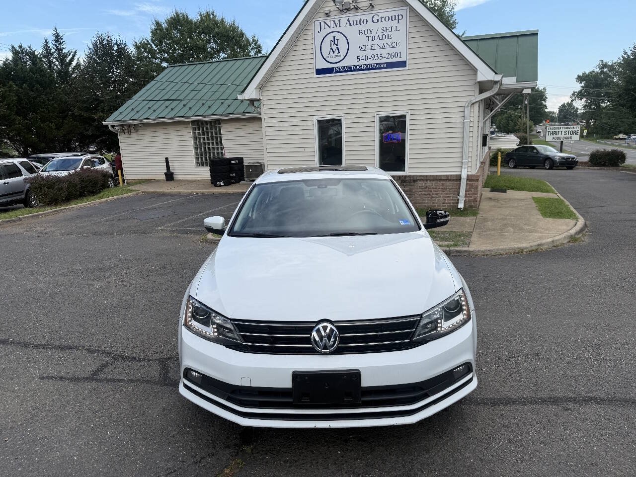 Used 2016 Volkswagen Jetta SEL w/ Lighting Package FWD image 2