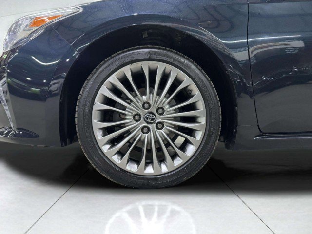 Used 2018 Toyota Avalon Limited image 57