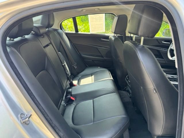 Used 2018 Jaguar XE Premium AWD/4WD image 17
