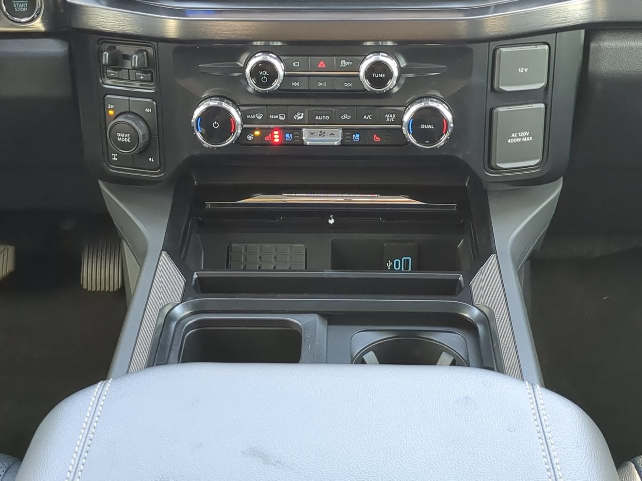 Used 2026 Ford F250 Lariat w/ Lariat Premium Package AWD/4WD image 17