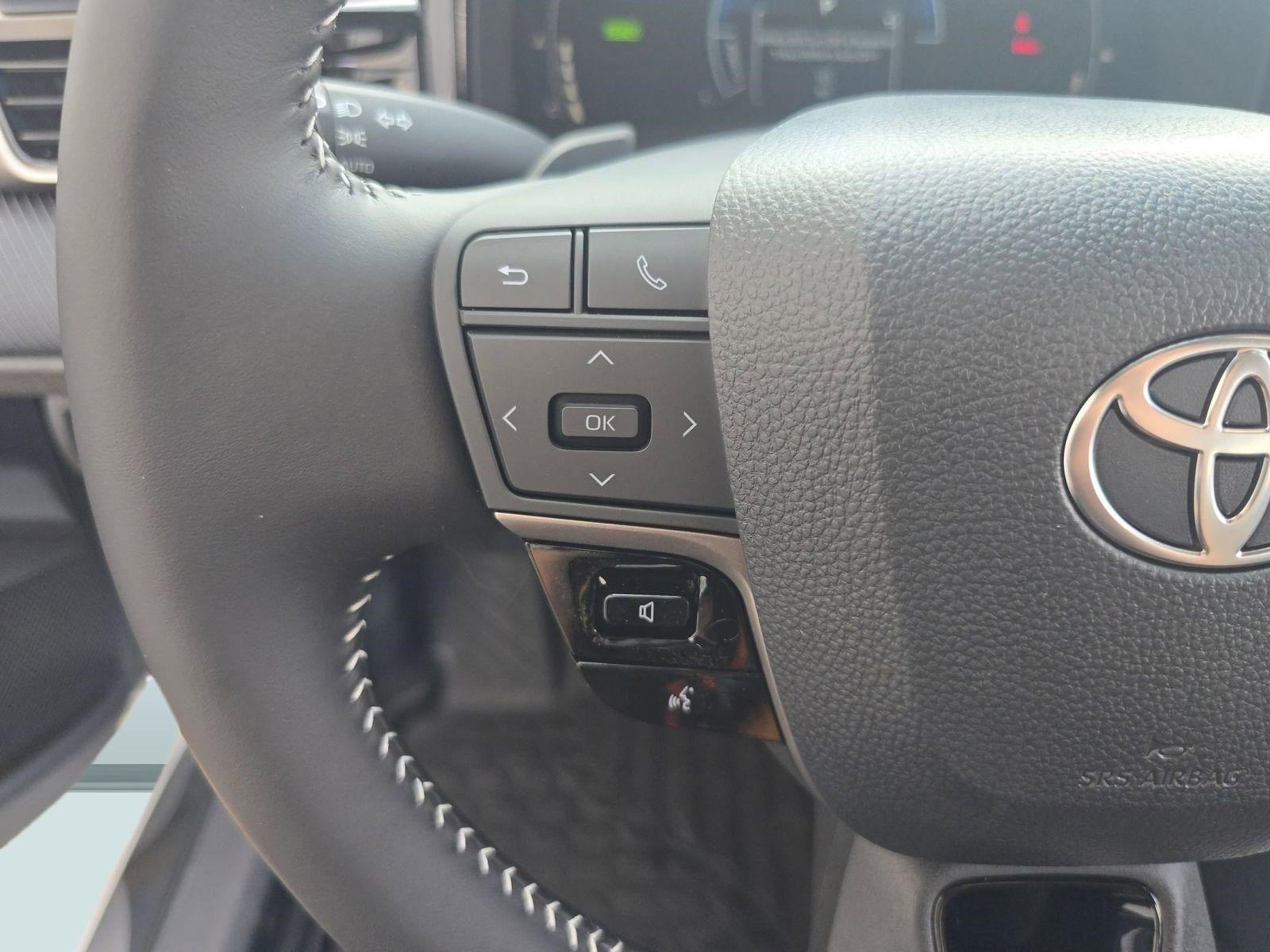 Used 2026 Toyota Camry SE w/ Convenience Package FWD image 14