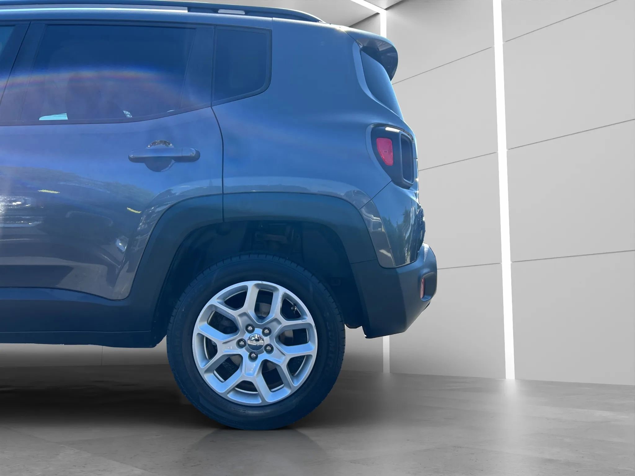 Used 2016 Jeep Renegade Latitude image 23