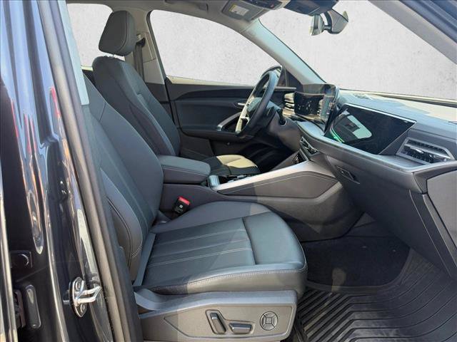 Used 2025 Audi Q5 Premium w/ Convenience Package AWD/4WD image 24
