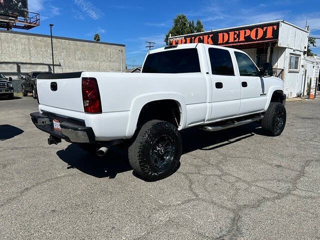 Used 2004 Chevrolet Silverado 2500 LT w/ Skid Plate Package AWD/4WD image 8