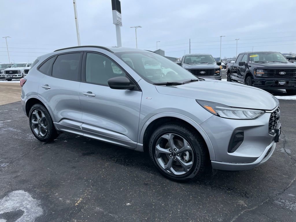 Used 2024 Ford Escape ST-Line image 3