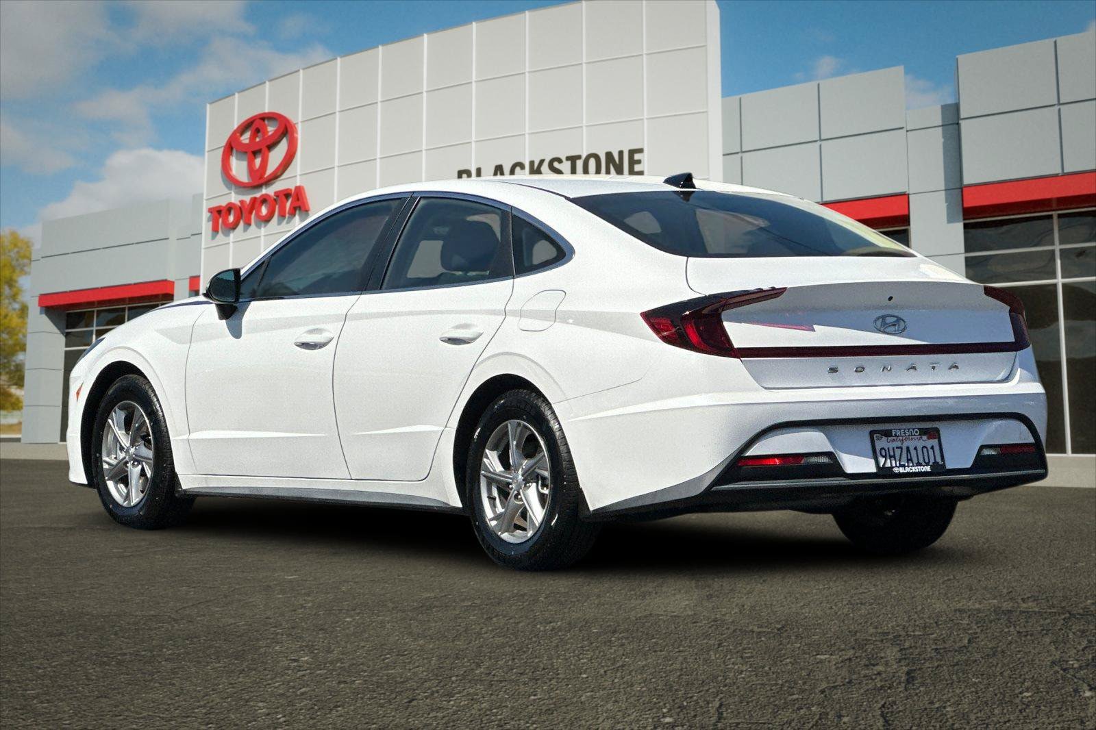 Used 2023 Hyundai Sonata SE FWD image 5